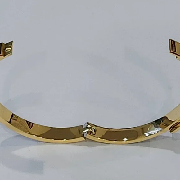 Monogramed Top Label Inspired Clasp Bracelet With Black and Brown Inlay. NWOT - Picture 4 of 4